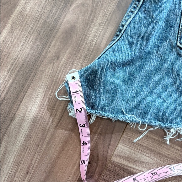 Two Levi's 501 cut-off shorts - Picture 7 of 14